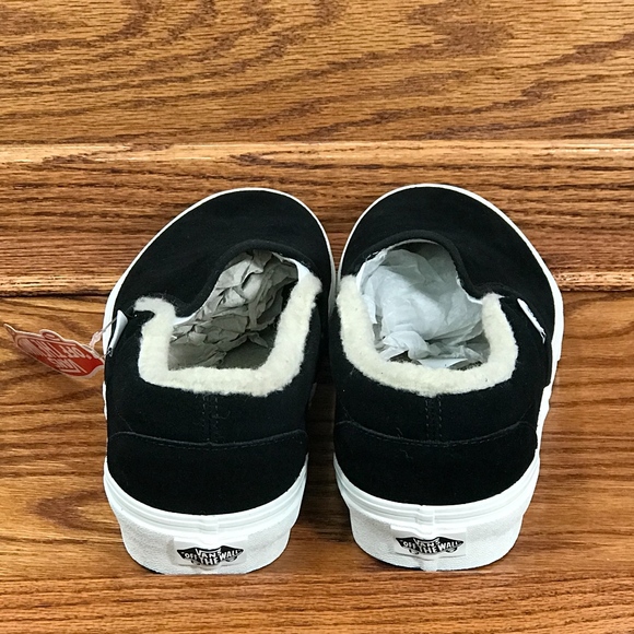  Vans Classic Slip-On Suede Fleece Black White - Picture 5 of 8